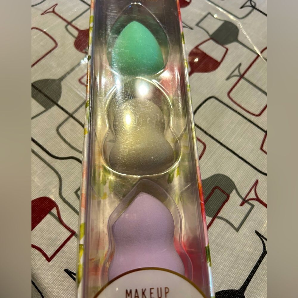 NWT Set of 3 Makeup Blenders
